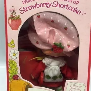 Vintage Kenner Strawberry Shortcake Doll in box