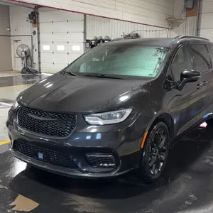 2022  Chrysler  Pacifica  Touring AWD