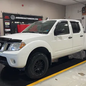2015  Nissan  Frontier  SV 4X4 4dr