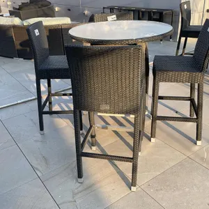 Outdoor Patio Set (Table & (4) Chairs)
 UNRESERVED