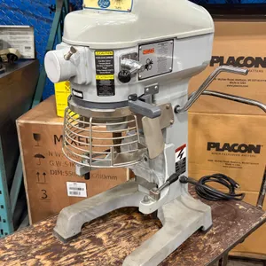 GLOBE SP10 10 QT. COMMERCIAL MIXER *NO BOWL*
