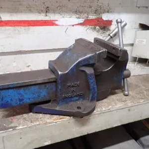 Record 6" Vice.