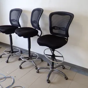 Lot of (3) Hydraulic Stools.