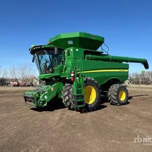 2017 John Deere S680 Combine Harvester