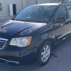 (CA) 2012 Chrysler Town and Country