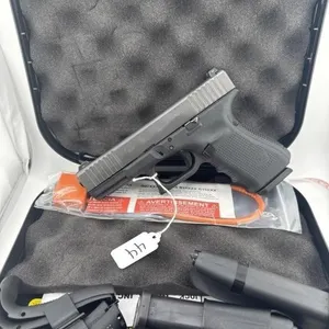 Glock 19Gen4 9MMCase, backstraps, three 15 round