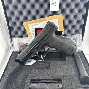 H&K VP9 9MM
Case, two 15 round clips, and extra