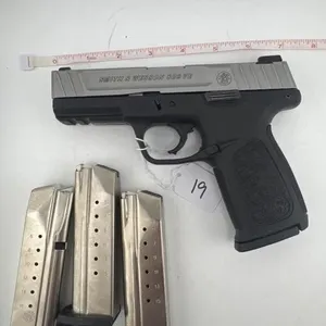 Smith & Wesson SD9-VE 9MM
Box and four 15 round