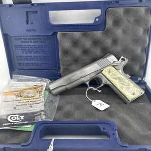 Colt Government Competition Series 45 
Case and