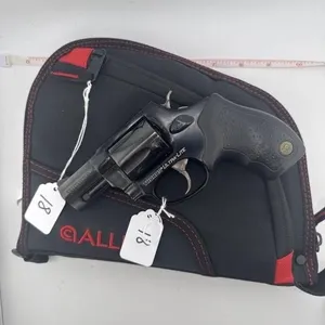Taurus Ultra-Lite revolver .38 special
Case