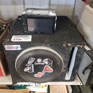 Kenwood Amp w/ JVC Deck
 UNRESERVED