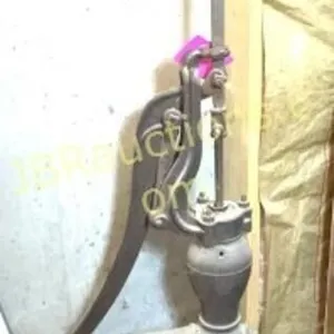 PITCHER PUMP