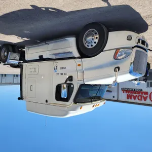 2012  Freightliner  Cascadia  Semi Truck