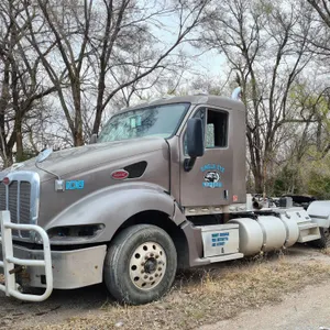 2008  Peterbilt  387  Semi Truck - Parts Only