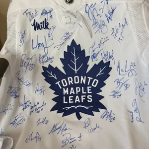 Maple Leafs Alumni Signed Jersey - Anonymous
