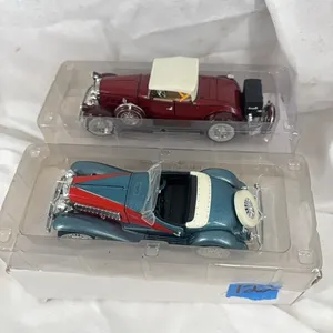 2 OLD CARS