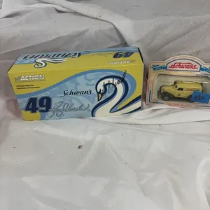 2 SCHWANS CARS