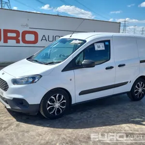 2021 Ford Transit Courier 