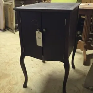 Queen Anne Style Legs Cabbinet 30"T x 17.5"W x 21"