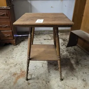 1910 Antique Oak Parlor Table on Turned Legs