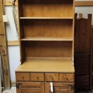 Ethan Allen Heirloom Maple Birch Nutmeg Hutch
