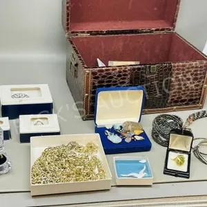 alligator style jewelry box & contents