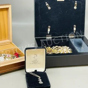 2 musical trinket boxes - jewelry & Hummel pendant