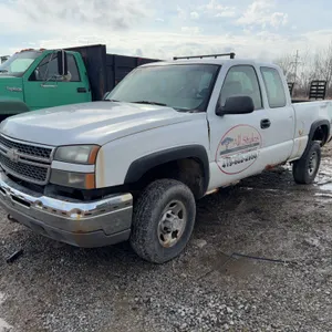 2005 Chevy 2500 Ext Cab 4x4, long bed