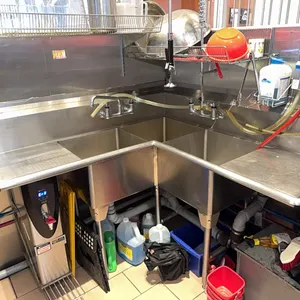 Triple Sinks with spray nozzle and two sets of taps, 4’10” x 4’10”