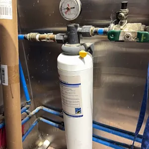 3M water filter system, model HF90-S, 2ft tall
