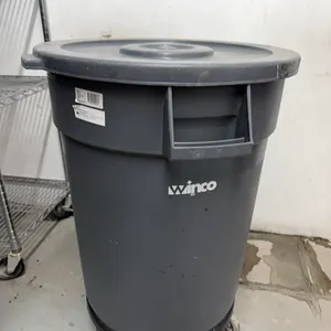 Winco 32 Gallon Trash Bin on rolling base