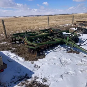John Deere 10' Tandem Disc with 17" Blades