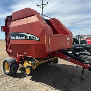 2744 - 2006 New Holland BR780 Baler