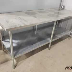 Stainless Steel Table 7'x30''x35 1/2''
 UNRESERVED
