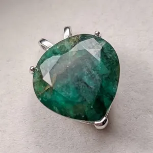 *^3.5 ct Certified Silver Emerald gemstone Pendant ($7,240 Appraisal)