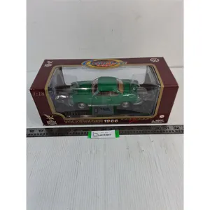 NIB Road Legends Diecast 1:18 1966 Volkswagen Karmann Ghia