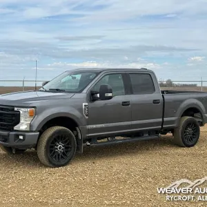 2022 FORD F350 XLT CREW CAB PICKUP