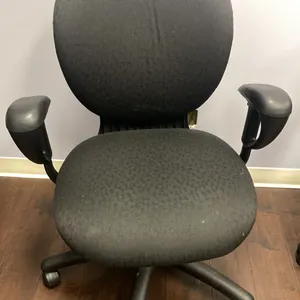 BLACK FABRIC UPHOLSTERED OFFICE CHAIR
