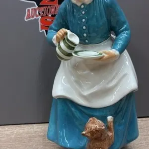 Royal Doulton Figure - The Favourite. 7.5”H. *FC