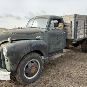 1952 GMC 9783 S/A Grain Truck