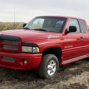 2000 Dodge Ram 1500 V8 Sport 4WD Truck