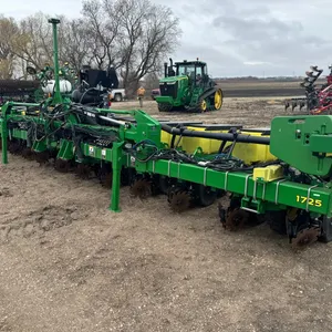 2017 John Deere 1725 12R30 Integral Stack-Fold planter