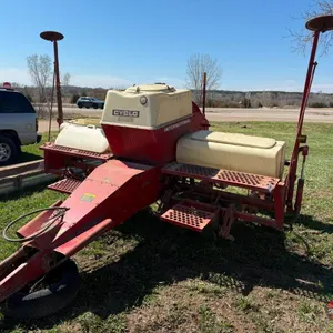 International 400 Cyclo Planter