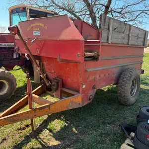 Kelly Ryan Feed Wagon