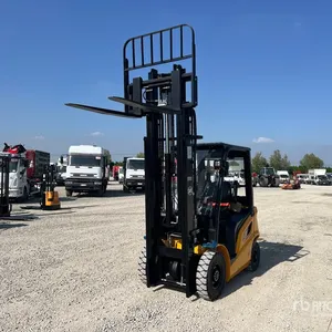 Un FD25T-F1GA9 Forklift