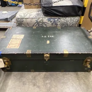 Trunk w/Tray & Afghans & Blankets