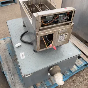 Countertop Commercial Electric Deep Fryer & Grease Trap