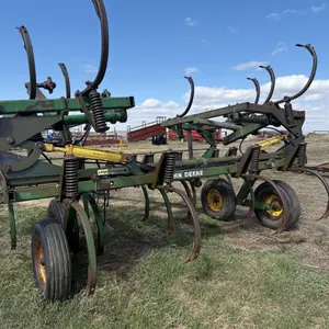 John Deere Chisel Plow