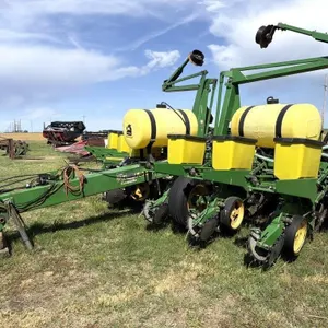 John Deere Planter 1750 Max Emerge 2 Planter