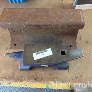FORGE 15lb ANVIL INCLUDES 12 INCH RAILROAD TIE